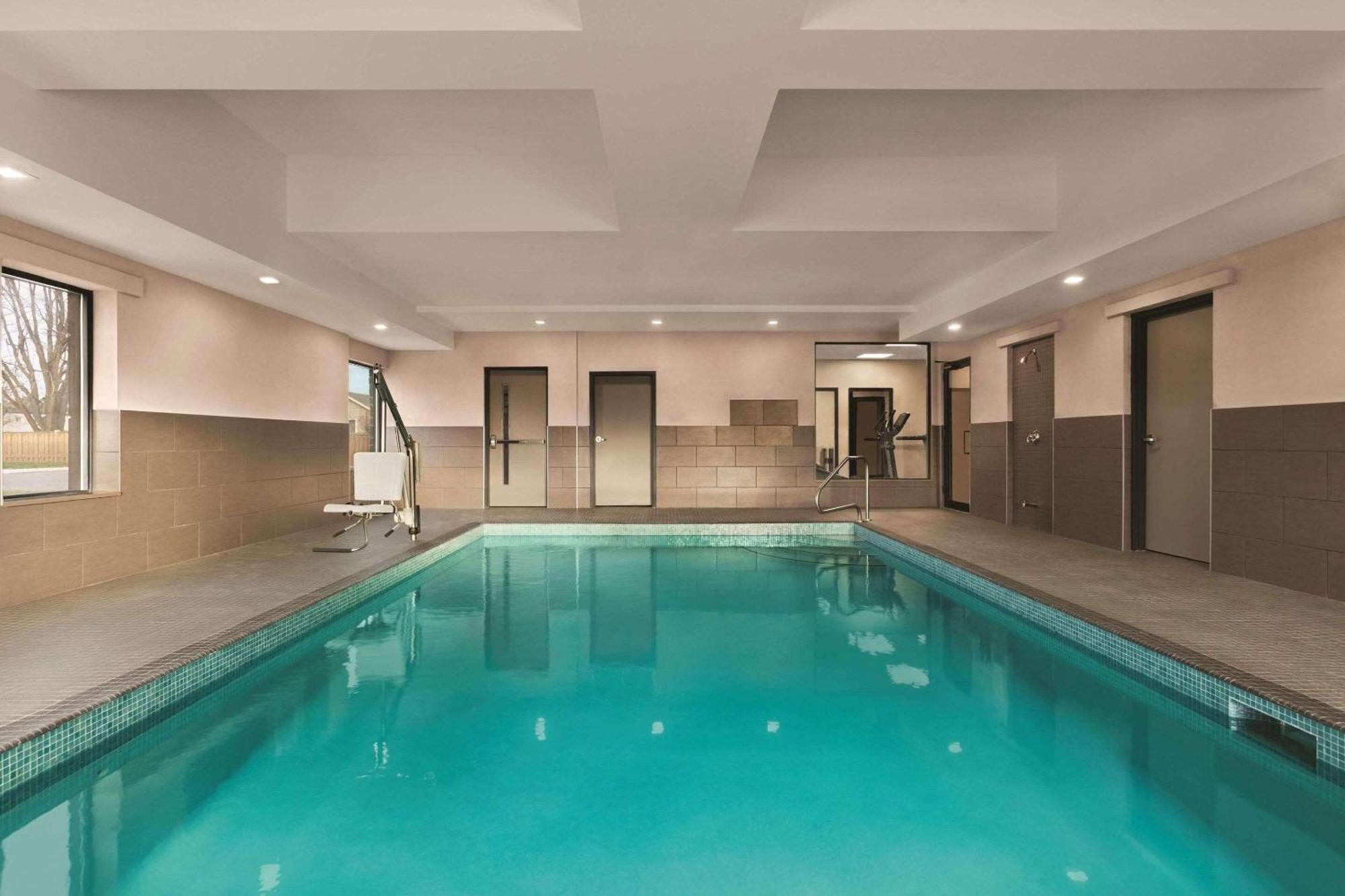 Country Inn & Suites By Radisson, Belleville, On 外观 照片