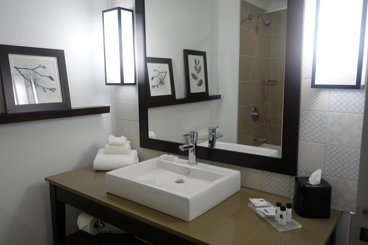 Country Inn & Suites By Radisson, Belleville, On 外观 照片